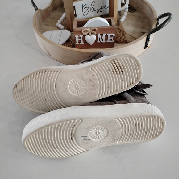 UGG Aika Flat Mid Height Boots Gray Suede Size 7 - Picture 6 of 6